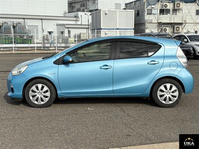 2014 Toyota Aqua - Thumbnail