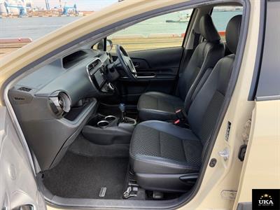 2017 Toyota Aqua - Thumbnail