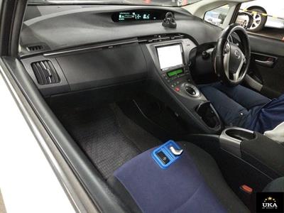 2015 Toyota Prius - Thumbnail