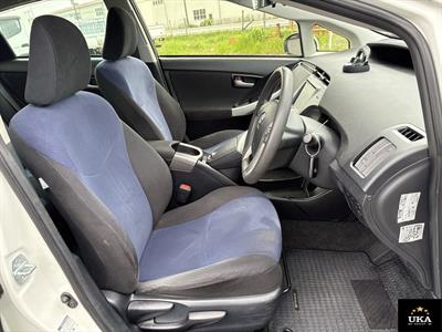 2015 Toyota Prius - Thumbnail
