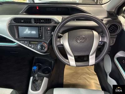2013 Toyota Aqua - Thumbnail
