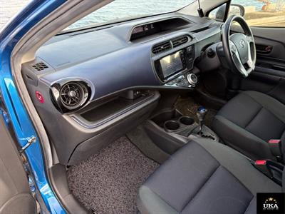 2015 Toyota Aqua - Thumbnail