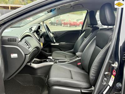 2016 Honda Grace - Thumbnail