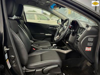 2016 Honda Grace - Thumbnail
