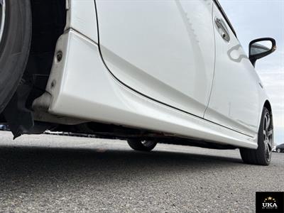 2015 Toyota Prius - Thumbnail