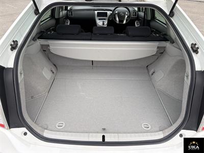 2015 Toyota Prius - Thumbnail