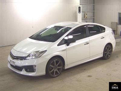 2015 Toyota Prius - Thumbnail