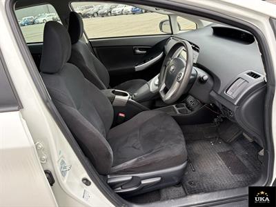 2015 Toyota Prius - Thumbnail