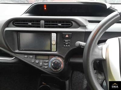 2013 Toyota Aqua - Thumbnail