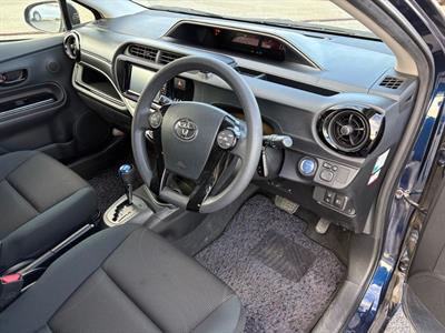 2016 Toyota Aqua - Thumbnail