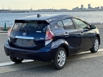 2016 Toyota Aqua - Thumbnail