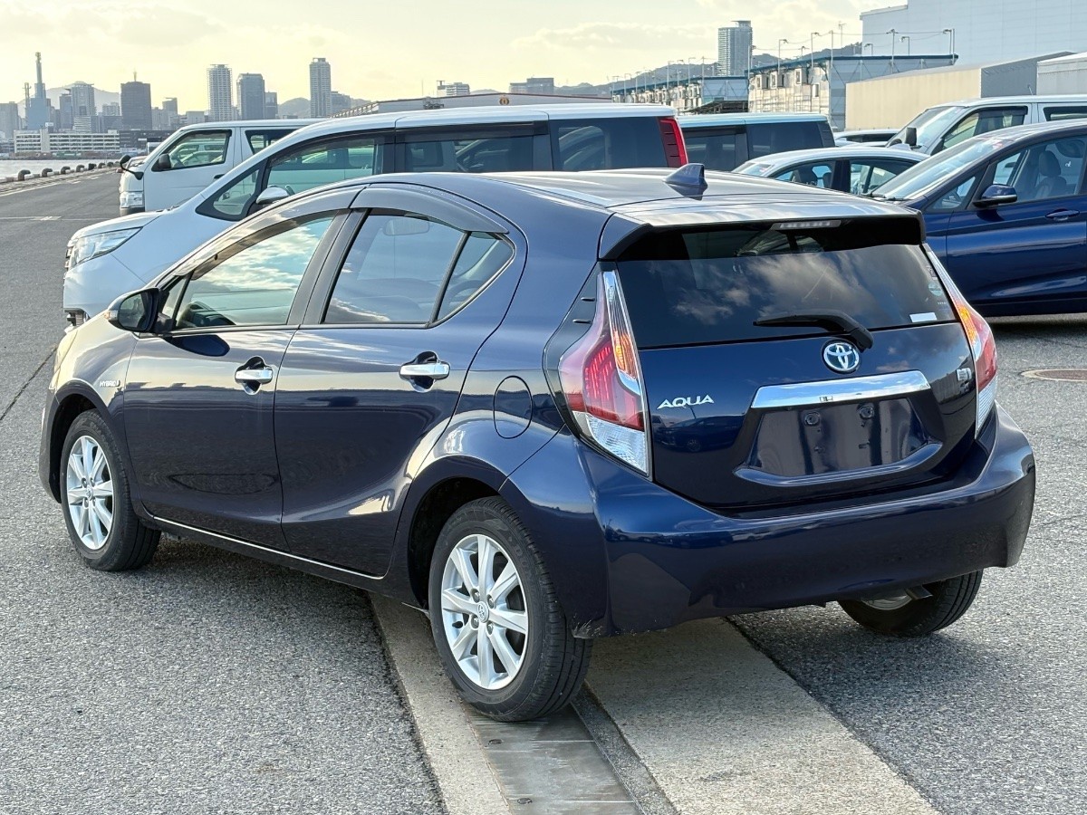 2016 Toyota Aqua
