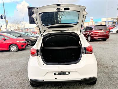 2020 Mazda 2 - Thumbnail