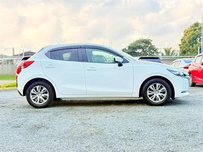 2020 Mazda 2 - Thumbnail