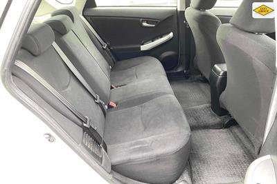 2014 Toyota Prius - Thumbnail