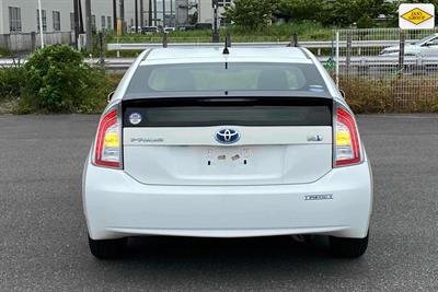 2014 Toyota Prius - Thumbnail