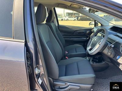 2015 Toyota Aqua - Thumbnail