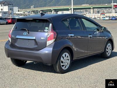 2015 Toyota Aqua - Thumbnail