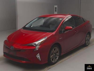 2016 Toyota Prius - Thumbnail