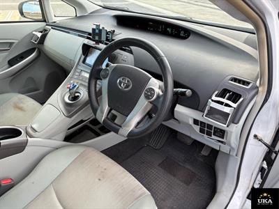 2013 Toyota Prius - Thumbnail