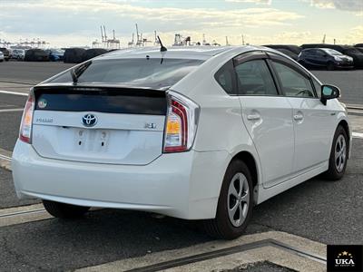 2013 Toyota Prius - Thumbnail