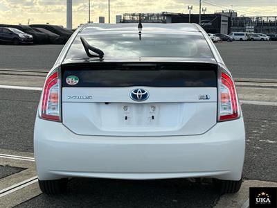 2013 Toyota Prius - Thumbnail