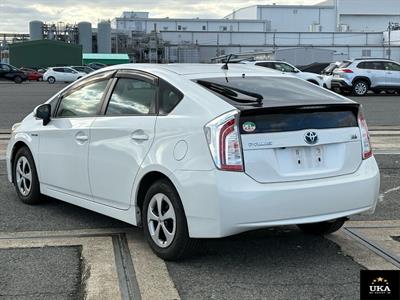 2013 Toyota Prius - Thumbnail