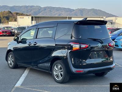 2017 Toyota Sienta - Thumbnail