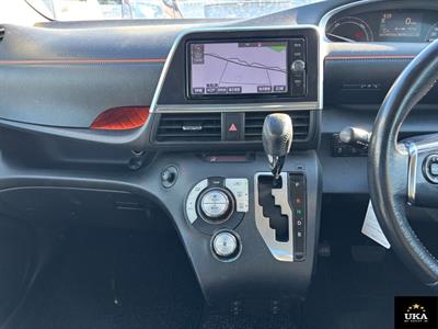 2017 Toyota Sienta - Thumbnail