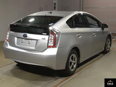 2015 Toyota Prius - Thumbnail