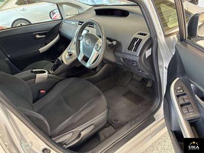 2015 Toyota Prius - Thumbnail