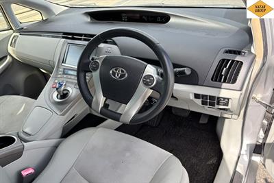 2013 Toyota Prius - Thumbnail