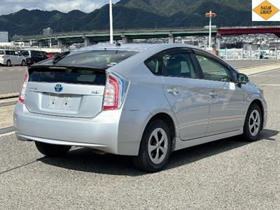 2013 Toyota Prius - Thumbnail