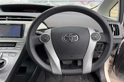 2013 Toyota Prius - Thumbnail