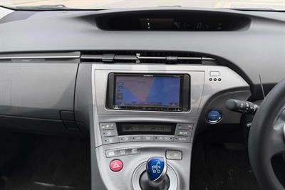 2013 Toyota Prius - Thumbnail