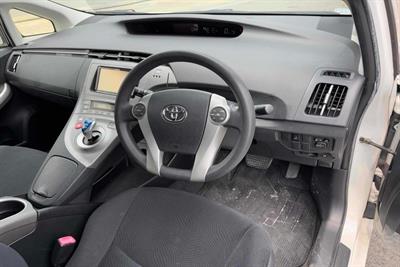 2013 Toyota Prius - Thumbnail
