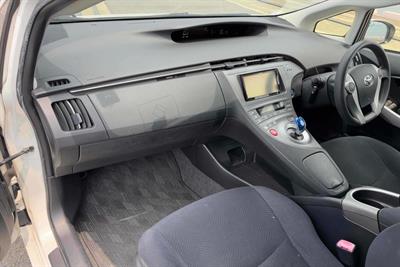 2013 Toyota Prius - Thumbnail