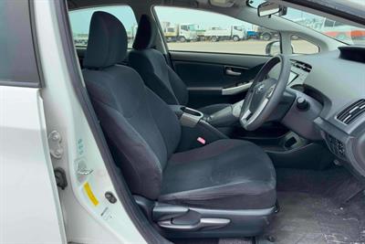 2013 Toyota Prius - Thumbnail