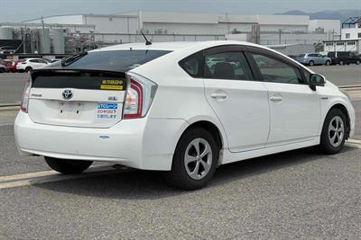 2013 Toyota Prius - Thumbnail