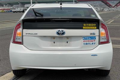 2013 Toyota Prius - Thumbnail