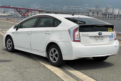 2013 Toyota Prius - Thumbnail