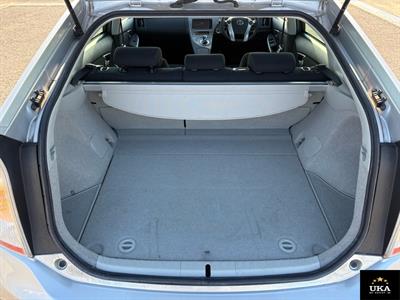 2015 Toyota Prius - Thumbnail