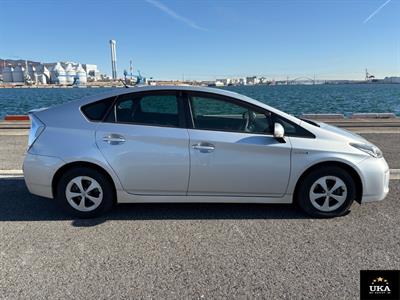 2015 Toyota Prius - Thumbnail