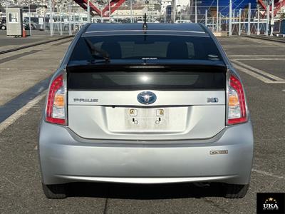 2015 Toyota Prius - Thumbnail