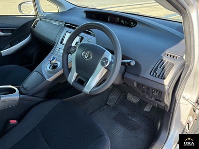 2015 Toyota Prius - Thumbnail