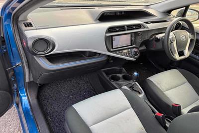 2014 Toyota Aqua - Thumbnail