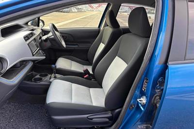 2014 Toyota Aqua - Thumbnail