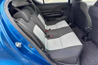 2014 Toyota Aqua - Thumbnail