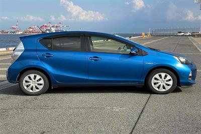 2014 Toyota Aqua - Thumbnail