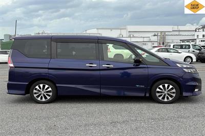 2017 Nissan Serena - Thumbnail